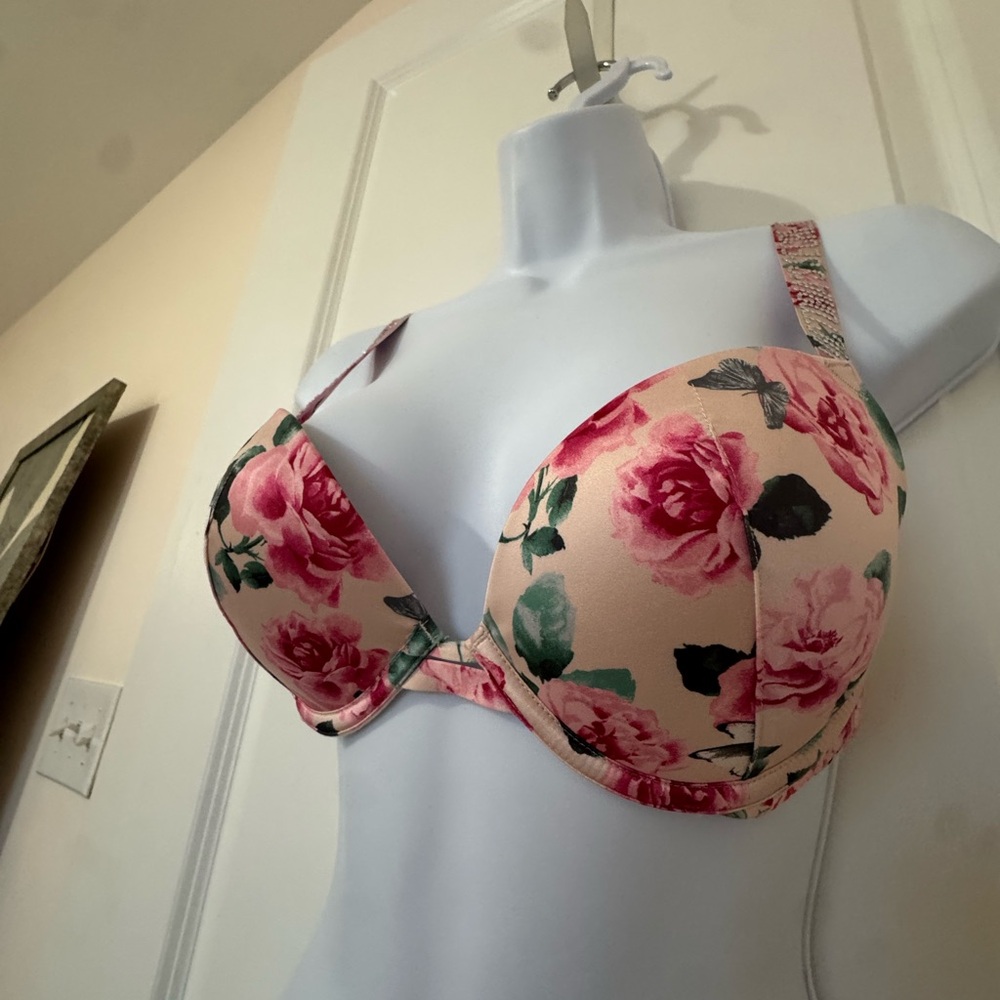 Victoria's Secret Pink Rose Bra Valentines
